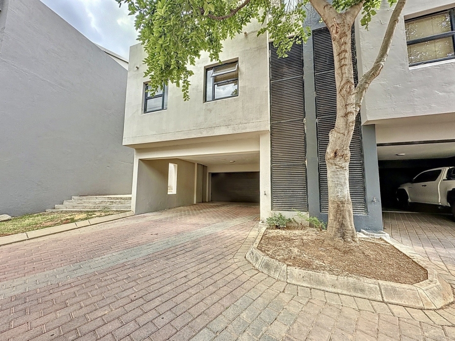2 Bedroom Property for Sale in Lombardy Estate Gauteng