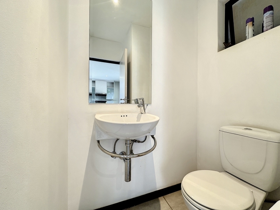 2 Bedroom Property for Sale in Lombardy Estate Gauteng