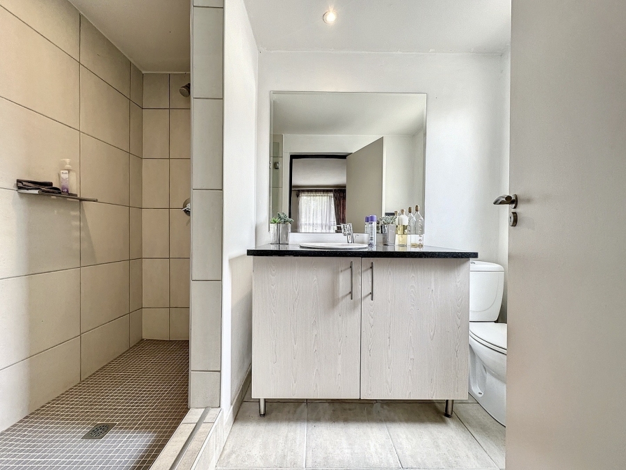 2 Bedroom Property for Sale in Lombardy Estate Gauteng