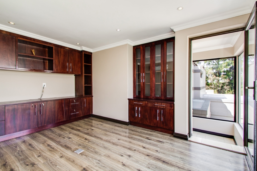 To Let 4 Bedroom Property for Rent in Dainfern Golf Estate Gauteng