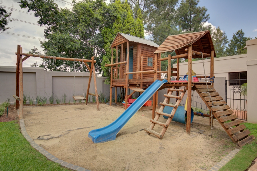 To Let 4 Bedroom Property for Rent in Dainfern Golf Estate Gauteng