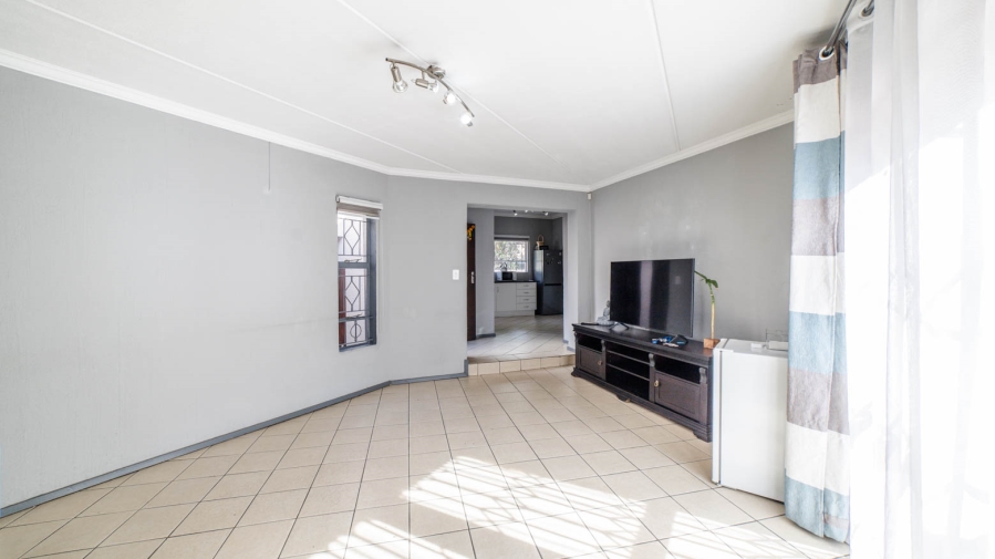 3 Bedroom Property for Sale in Buccleuch Gauteng