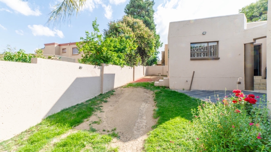3 Bedroom Property for Sale in Buccleuch Gauteng