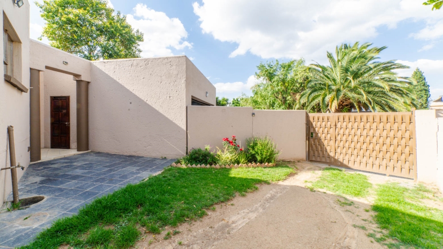 3 Bedroom Property for Sale in Buccleuch Gauteng