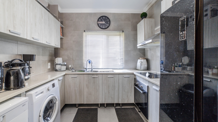 3 Bedroom Property for Sale in Broadacres Gauteng