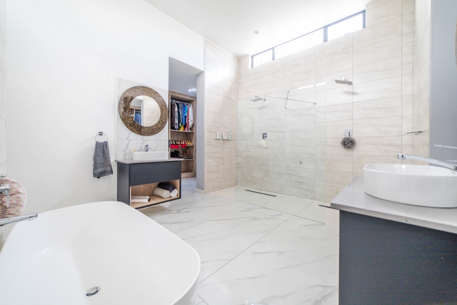 5 Bedroom Property for Sale in Steyn City Gauteng