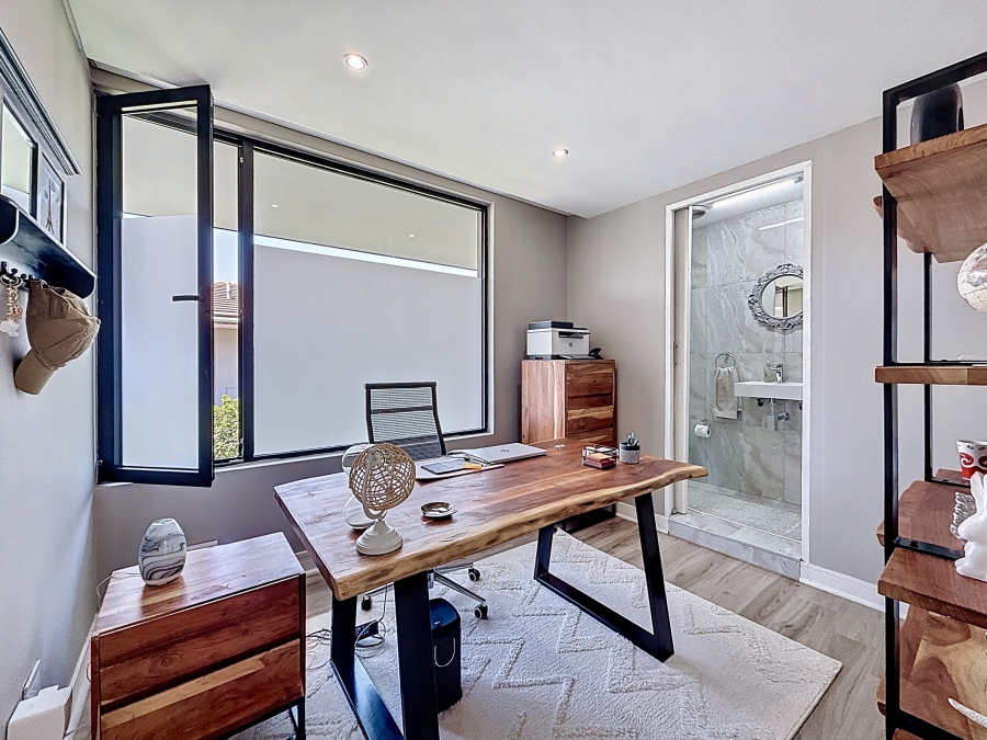 3 Bedroom Property for Sale in Lombardy Estate Gauteng