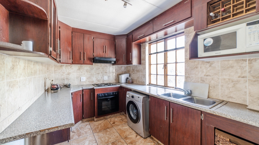 2 Bedroom Property for Sale in Halfway Gardens Gauteng