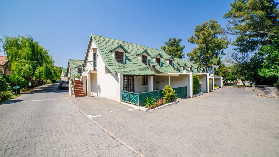 2 Bedroom Property for Sale in Halfway Gardens Gauteng