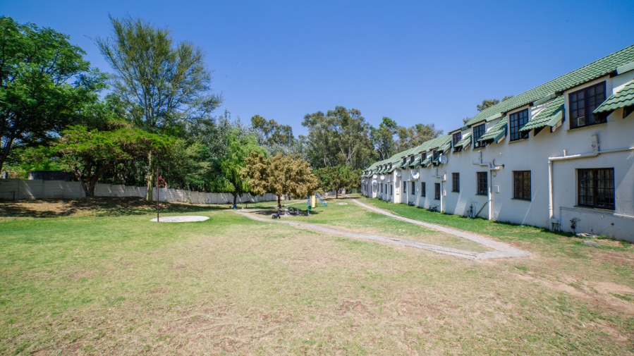 2 Bedroom Property for Sale in Halfway Gardens Gauteng