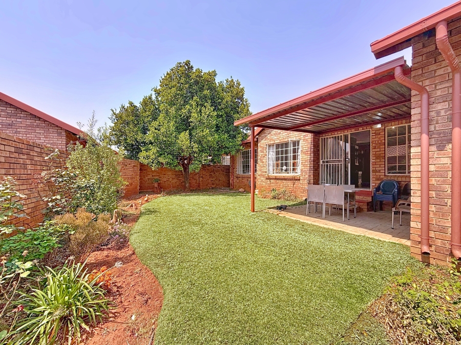 2 Bedroom Property for Sale in Meyerspark Gauteng
