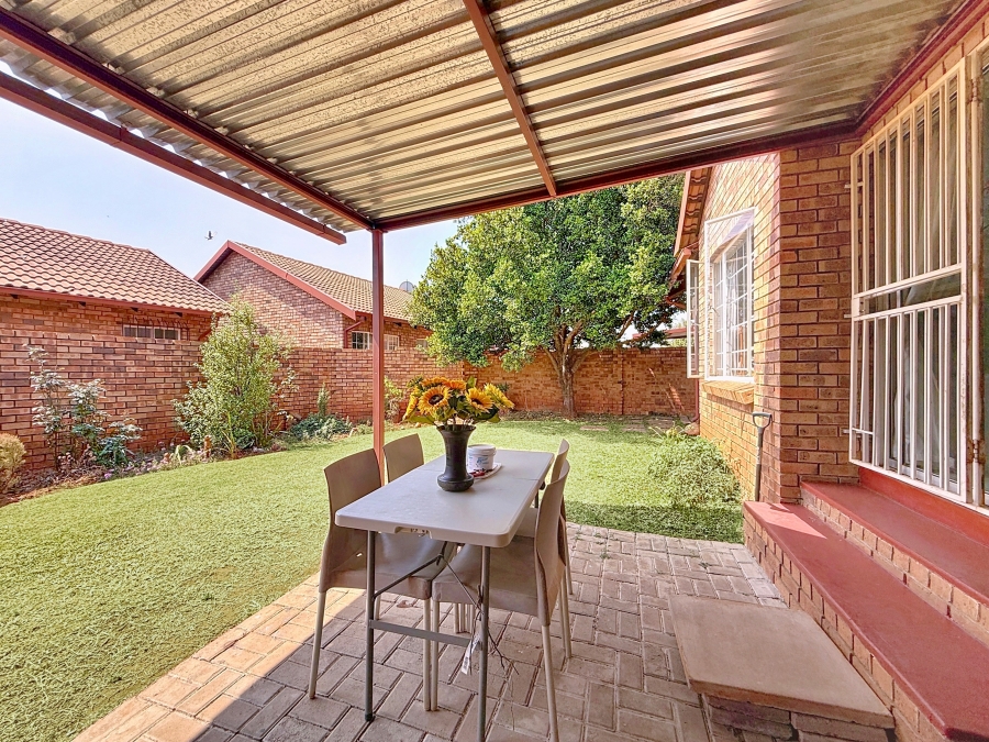 2 Bedroom Property for Sale in Meyerspark Gauteng