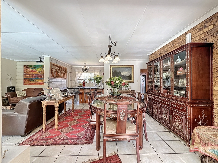 4 Bedroom Property for Sale in Die Wilgers Gauteng