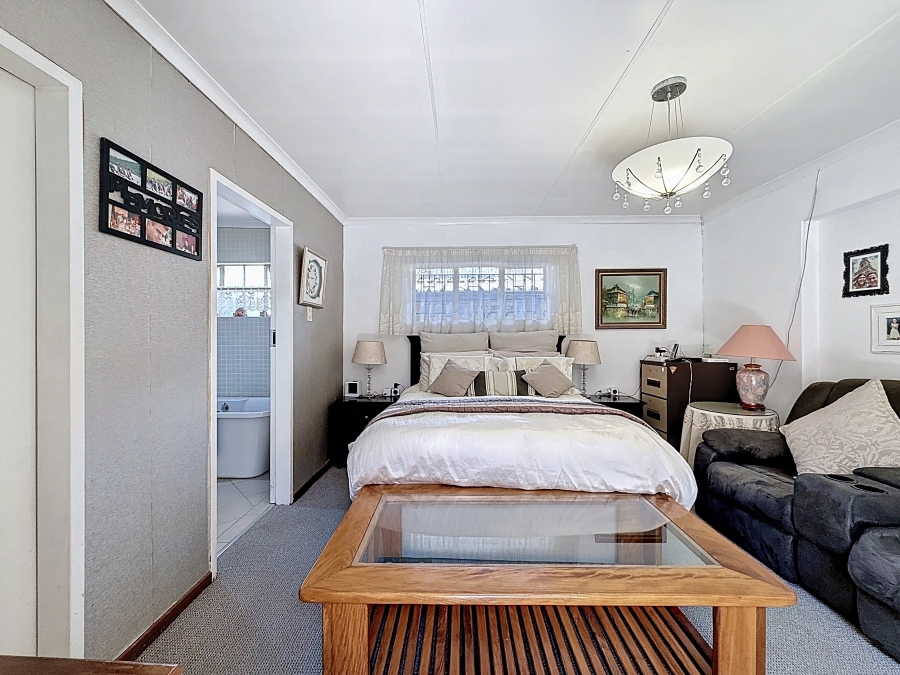 4 Bedroom Property for Sale in Die Wilgers Gauteng