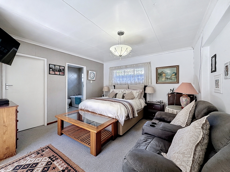 4 Bedroom Property for Sale in Die Wilgers Gauteng