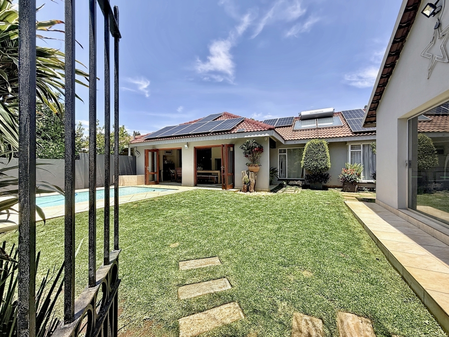 4 Bedroom Property for Sale in Die Wilgers Gauteng