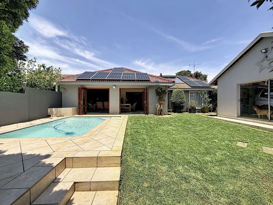 4 Bedroom Property for Sale in Die Wilgers Gauteng