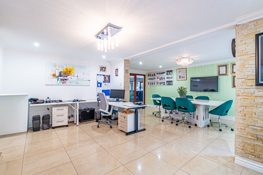 5 Bedroom Property for Sale in Dainfern Valley Gauteng