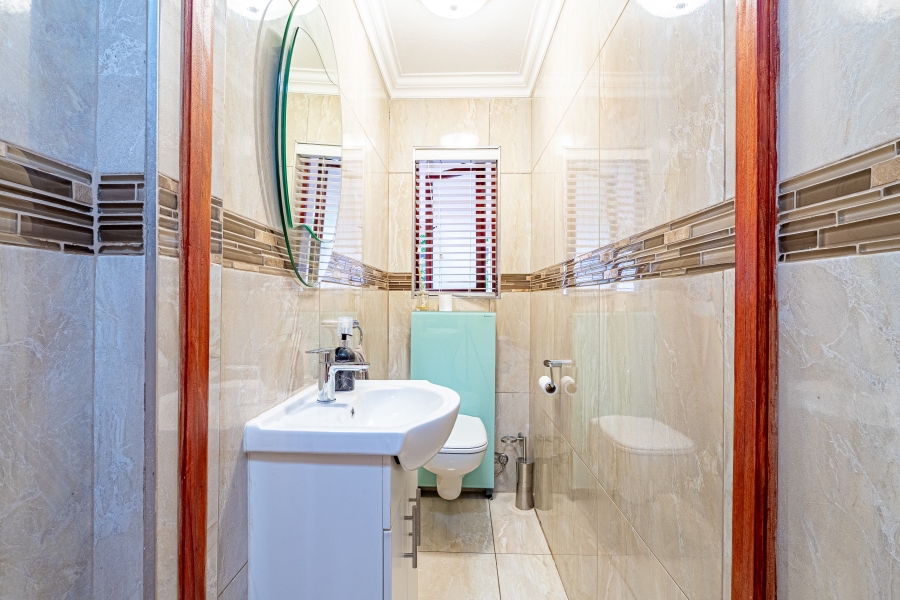 5 Bedroom Property for Sale in Dainfern Valley Gauteng