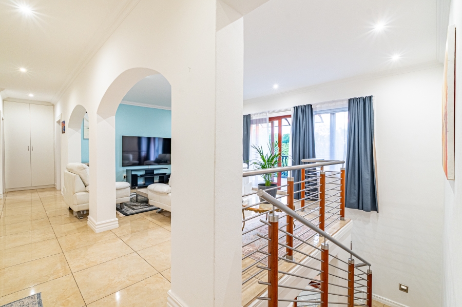 5 Bedroom Property for Sale in Dainfern Valley Gauteng