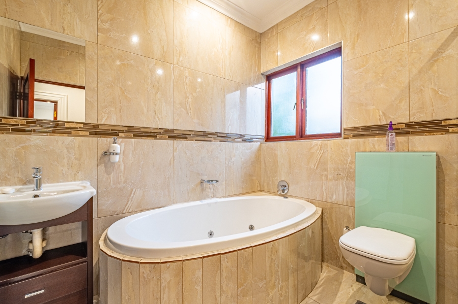 5 Bedroom Property for Sale in Dainfern Valley Gauteng