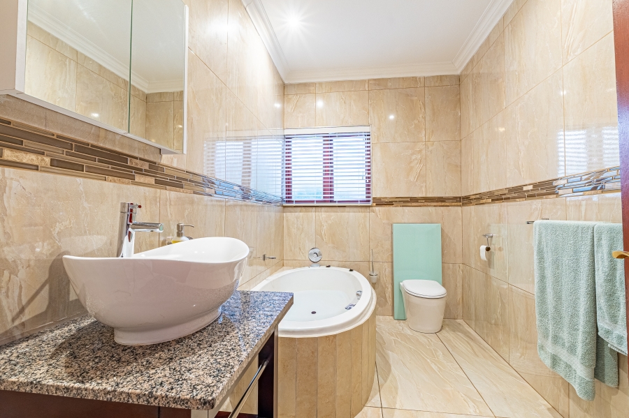 5 Bedroom Property for Sale in Dainfern Valley Gauteng