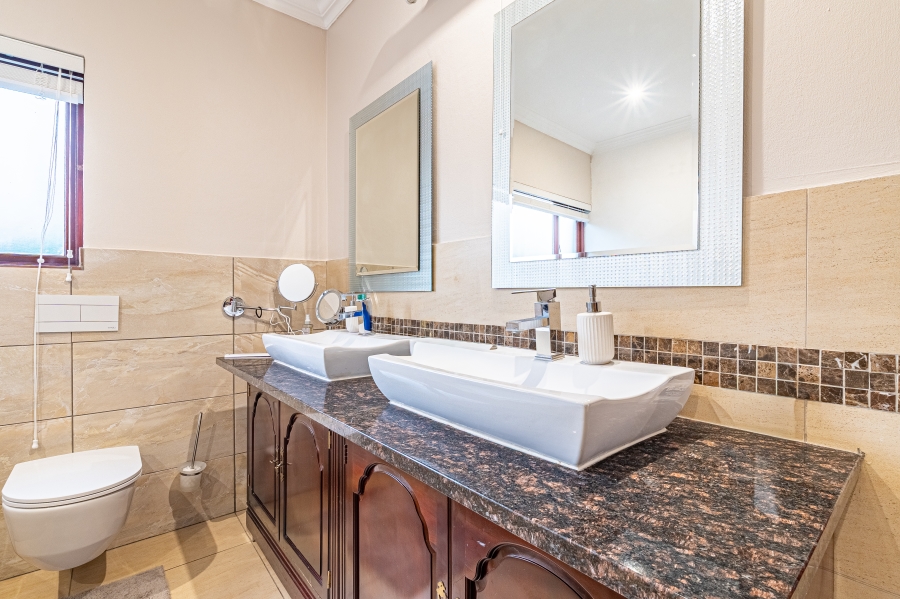 5 Bedroom Property for Sale in Dainfern Valley Gauteng