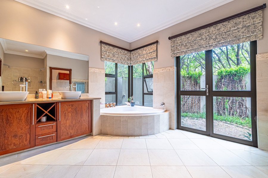 4 Bedroom Property for Sale in Chartwell Gauteng