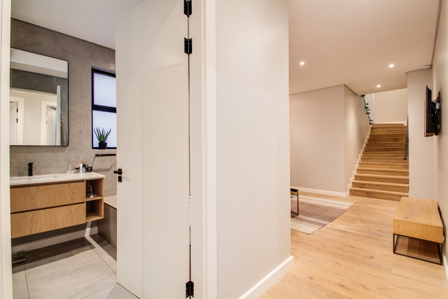 To Let 4 Bedroom Property for Rent in Dainfern Golf Estate Gauteng