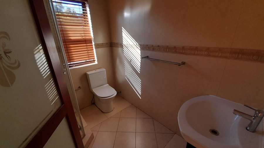 To Let 4 Bedroom Property for Rent in Ruimsig Gauteng
