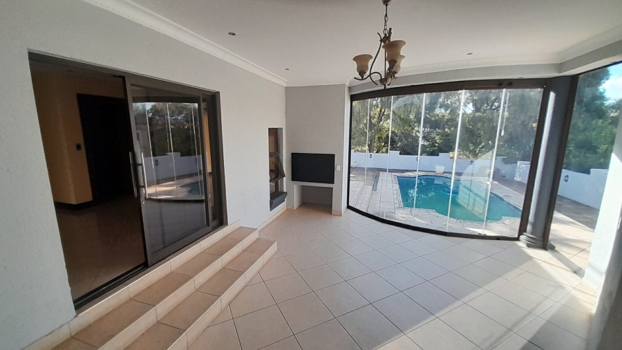 To Let 4 Bedroom Property for Rent in Ruimsig Gauteng