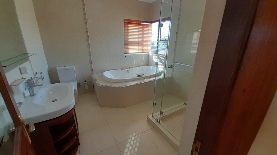 To Let 4 Bedroom Property for Rent in Ruimsig Gauteng