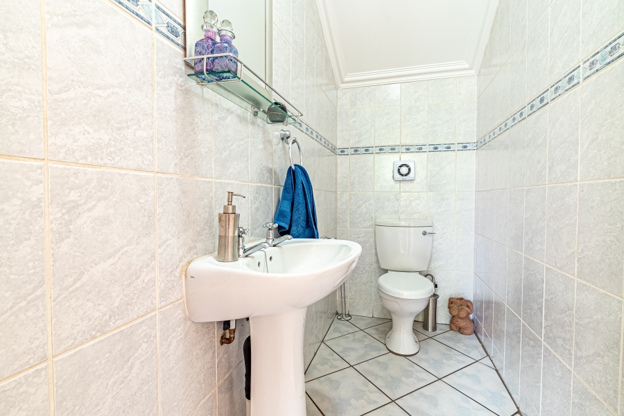 4 Bedroom Property for Sale in Beverley Gauteng