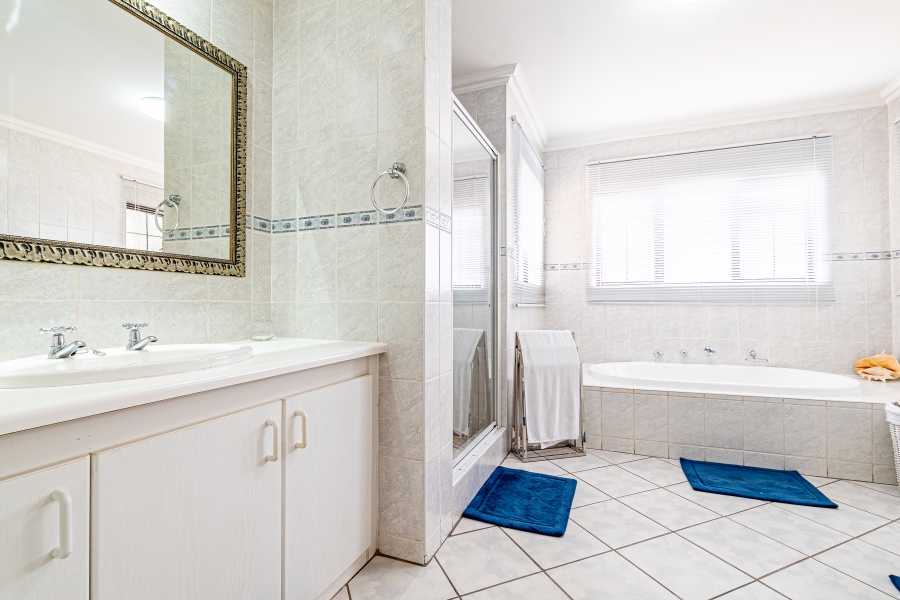 4 Bedroom Property for Sale in Beverley Gauteng