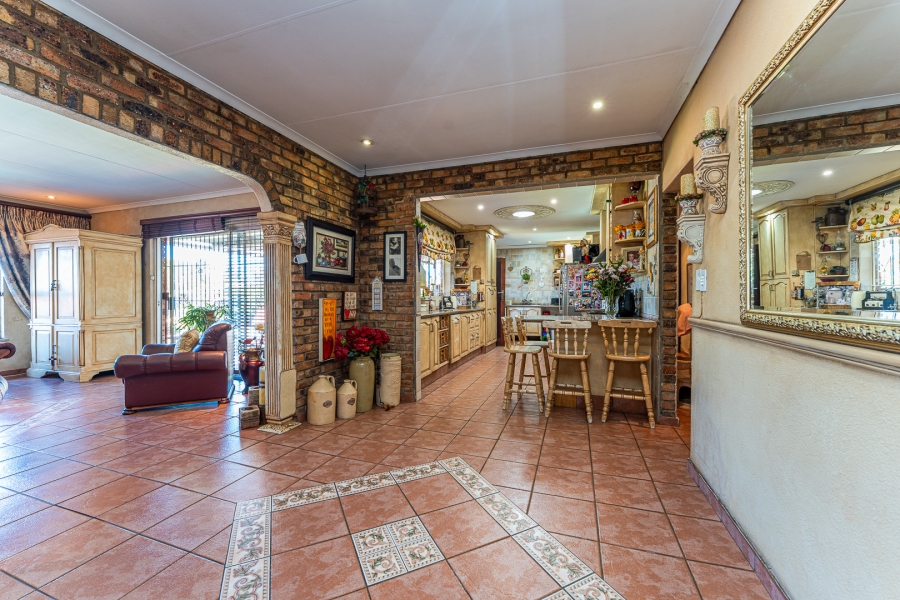 4 Bedroom Property for Sale in Wilro Park Gauteng