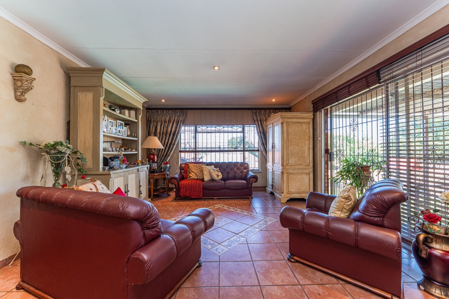 4 Bedroom Property for Sale in Wilro Park Gauteng