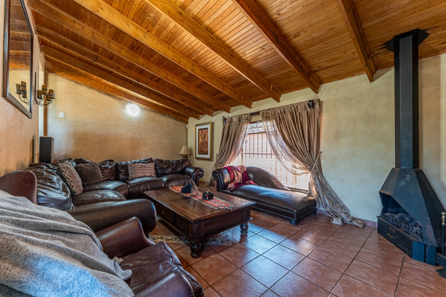 4 Bedroom Property for Sale in Wilro Park Gauteng