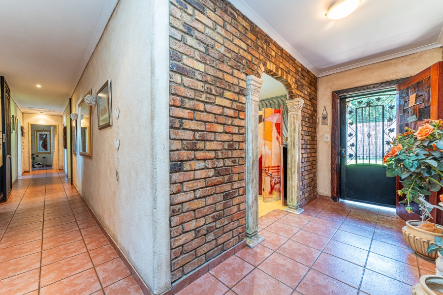 4 Bedroom Property for Sale in Wilro Park Gauteng