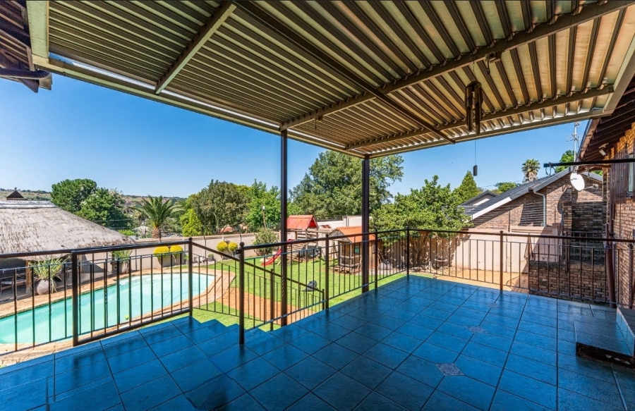 4 Bedroom Property for Sale in Wilro Park Gauteng