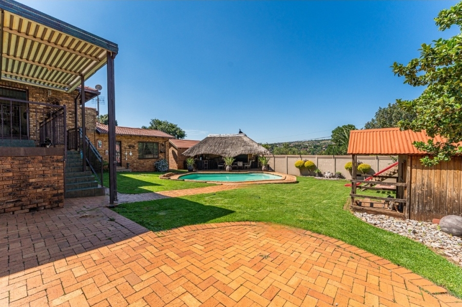 4 Bedroom Property for Sale in Wilro Park Gauteng