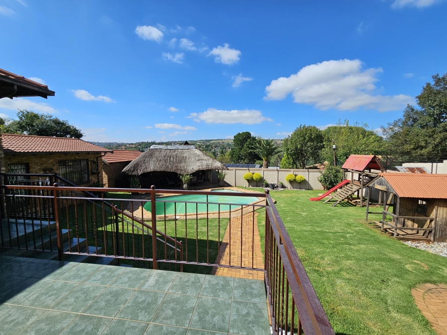 4 Bedroom Property for Sale in Wilro Park Gauteng