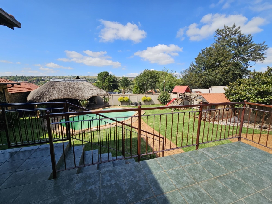 4 Bedroom Property for Sale in Wilro Park Gauteng