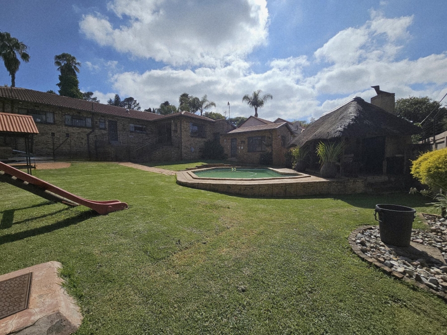 4 Bedroom Property for Sale in Wilro Park Gauteng