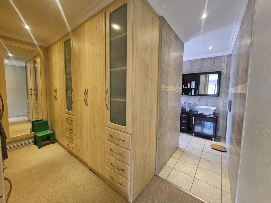 3 Bedroom Property for Sale in Ruimsig Country Estate Gauteng