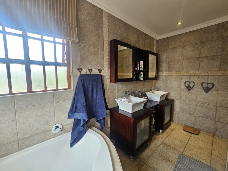 3 Bedroom Property for Sale in Ruimsig Country Estate Gauteng