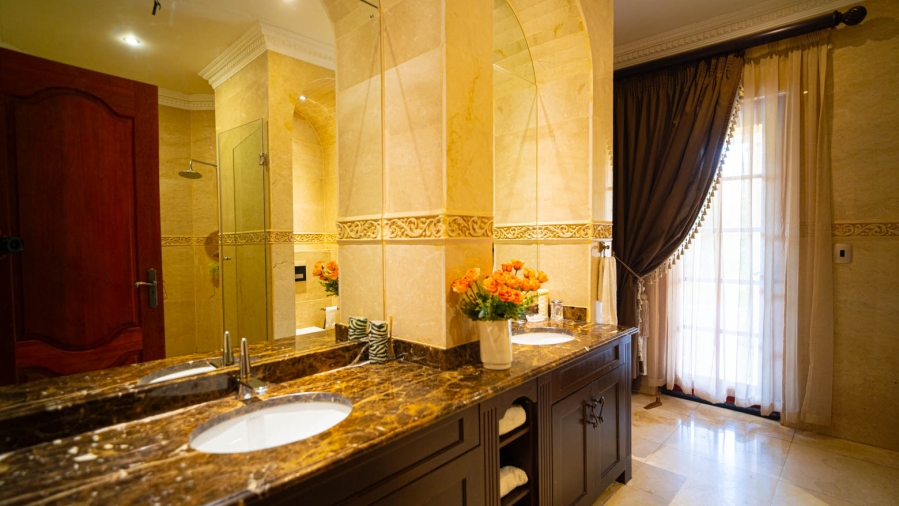 5 Bedroom Property for Sale in Saddlebrook Estate Gauteng