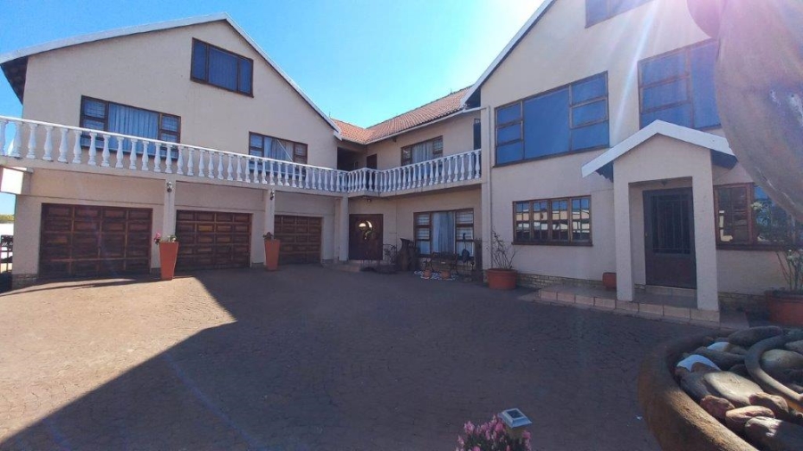 7 Bedroom Property for Sale in Sunward Park Gauteng