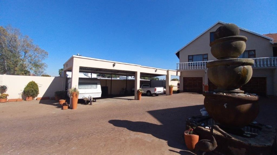 7 Bedroom Property for Sale in Sunward Park Gauteng