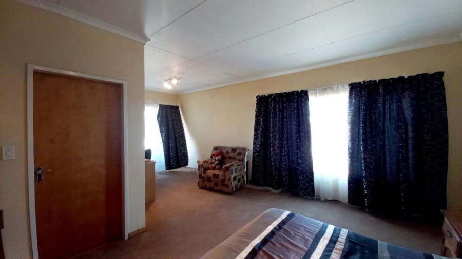 7 Bedroom Property for Sale in Sunward Park Gauteng