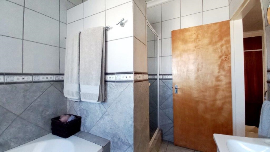 7 Bedroom Property for Sale in Sunward Park Gauteng